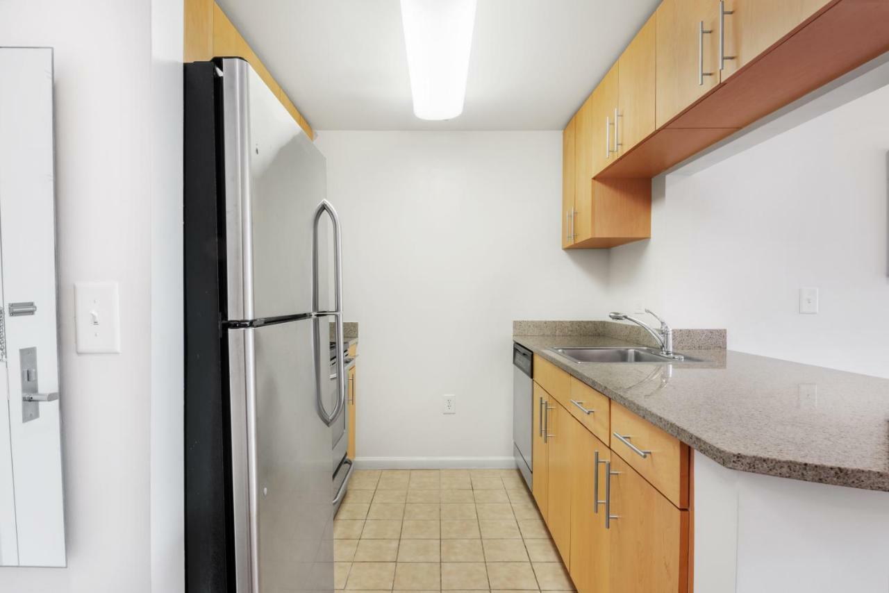 Appartement Furnished Quarters At Grove Pointe à Jersey City Extérieur photo